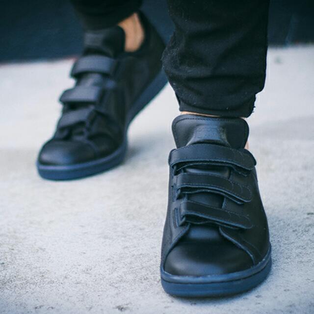 black adidas velcro shoes