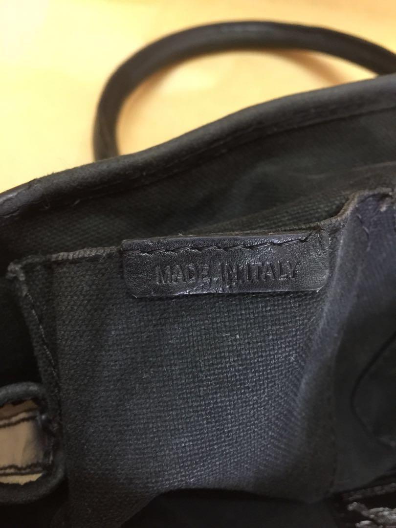 ittivgro58cal burberry bag