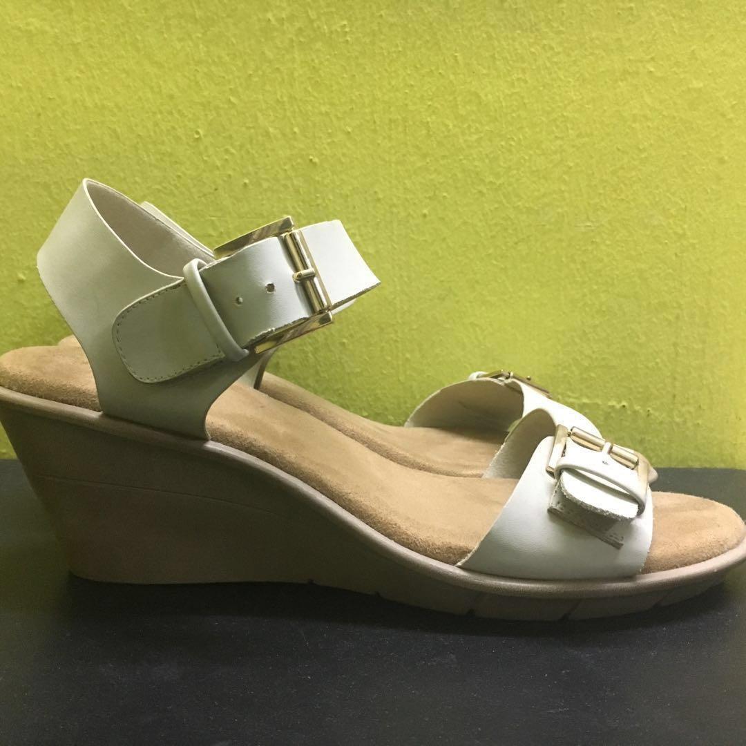 party wear wedges