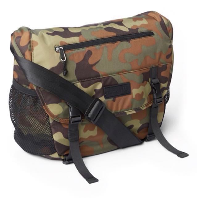 Gap Nylon Buckle Messenger Bag Green Camo Men s Fashion Bags