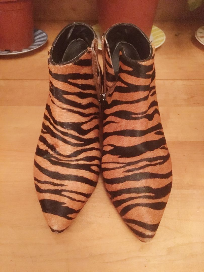 miss kg tiger boots
