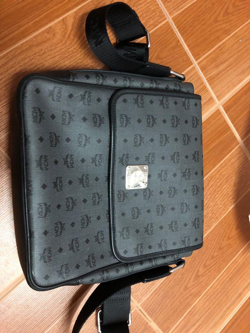 Mcm men deals sling bag
