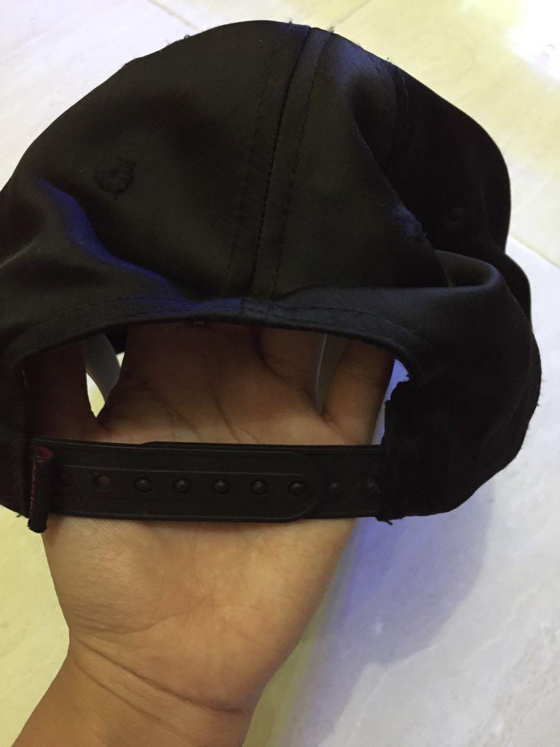 Topi Banana "Miniso", Women's Fashion, Women's Accessories on Carousell