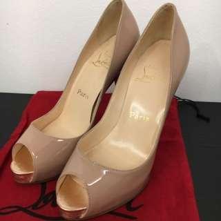 2nd hand louboutin shoes