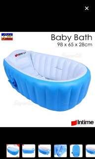 Inflatable baby bath tub