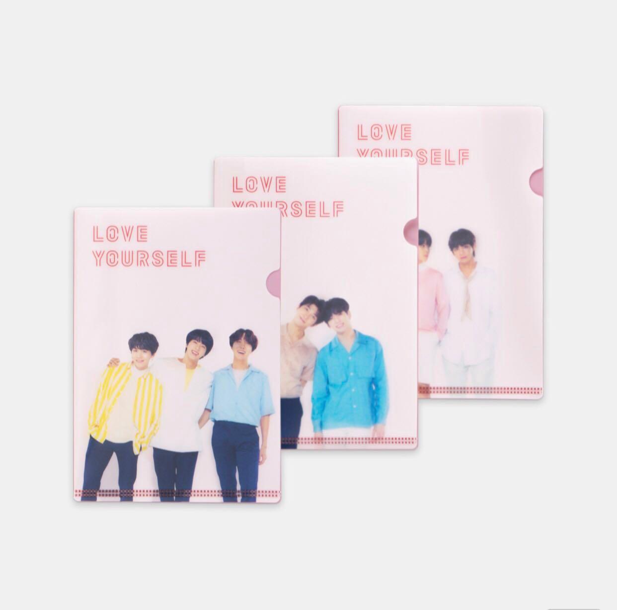 Bts Lenticular L Holder Set Entertainment K Wave On Carousell