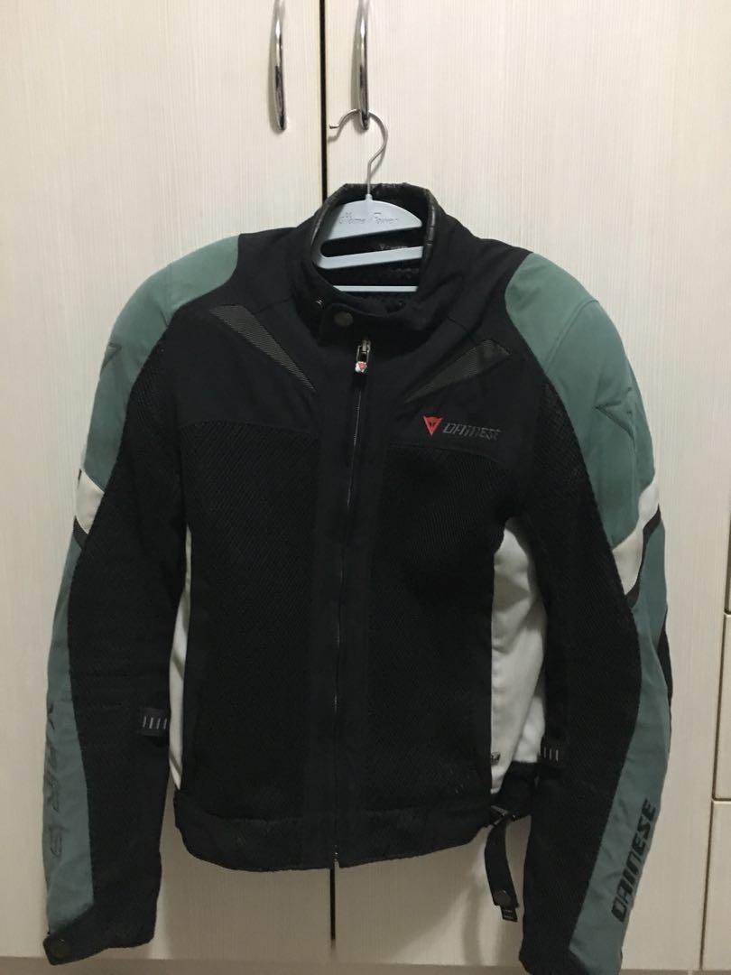 Dainese air 3 outlet