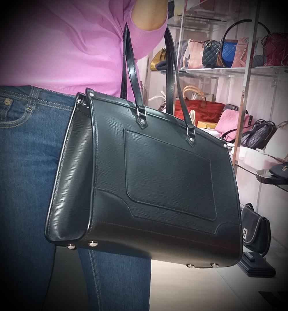 Louis Vuitton Madeleine GM Epi Leather Shoulder Bag Black