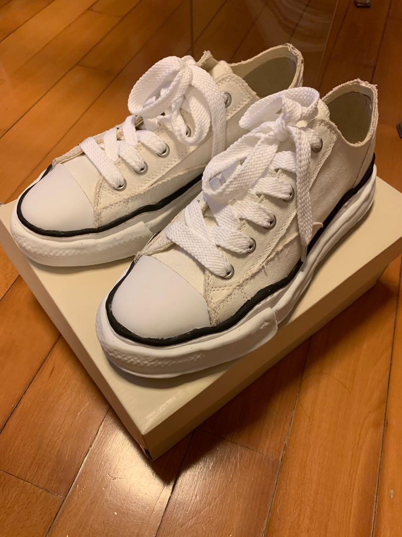 white converse runners