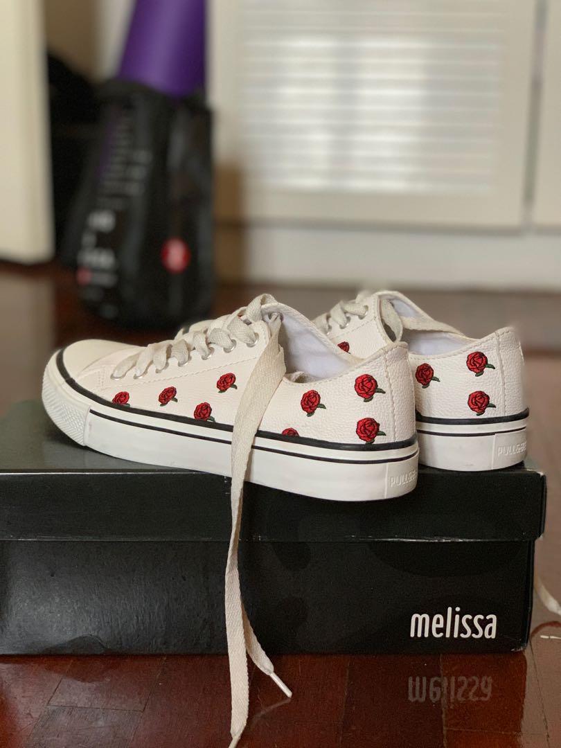 red rose converse