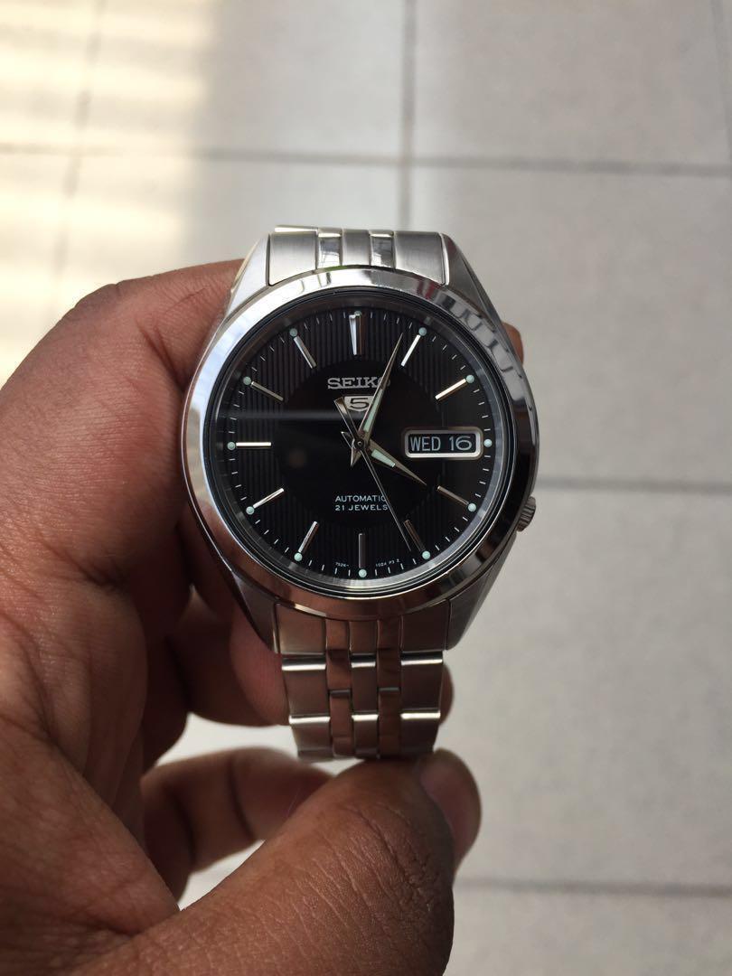 Seiko 5 SNKL23 SNKL23K1 Automatic Men's Watch Hodinkee, Men's Fashion,  Watches & Accessories, Watches on Carousell