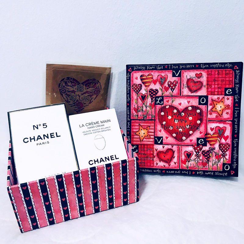 Authentic Chanel Gift Box with Ribbon (Medium), Beauty & Personal Care,  Fragrance & Deodorants on Carousell