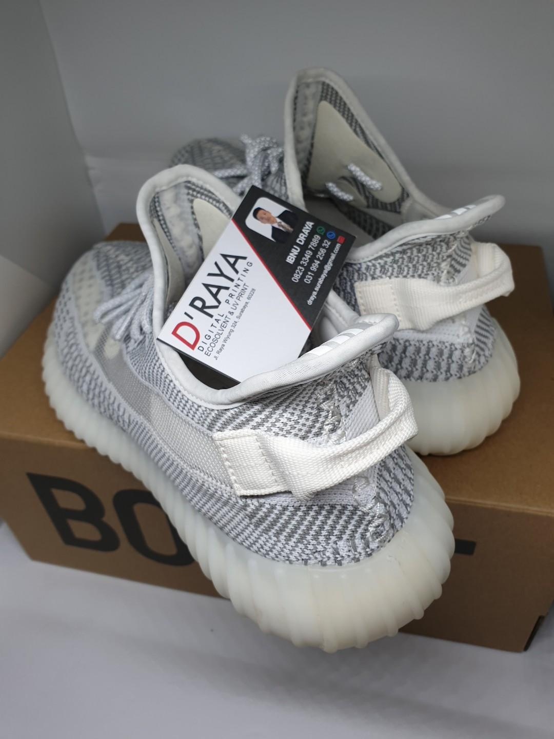 YEEZY 350 V2 NON REFLECTIVE UK 44 LIMITED SURABAYA, Fesyen Pria, Sepatu ,  Sneakers di Carousell