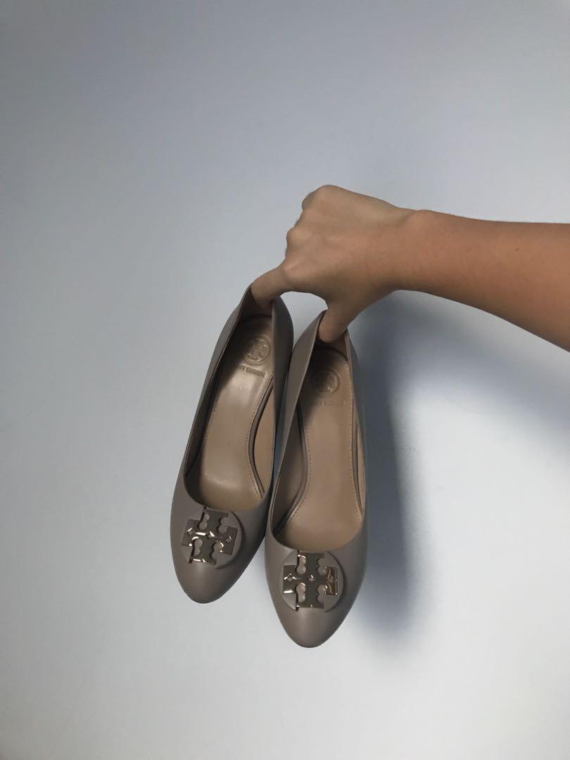 Chelsea wedge hotsell tory burch
