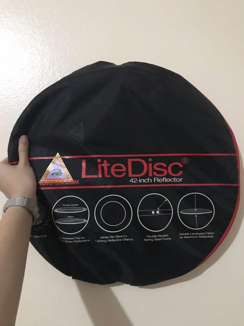 Authentic LiteDisc 42” Reflector (White/Silver) (Category: Lighting & Studio Equipment) located in Taguig. Submitted by biancalim28 (Listing ID 207697666, Image 1). Description: .