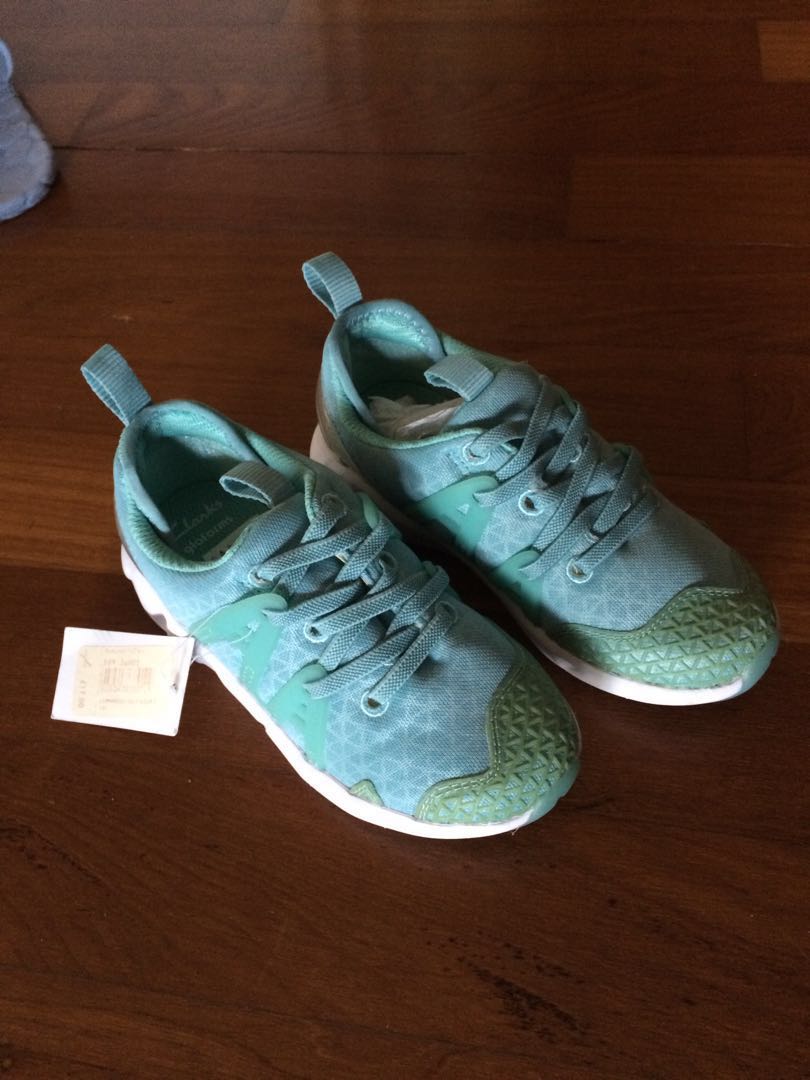 clarks sports shoes