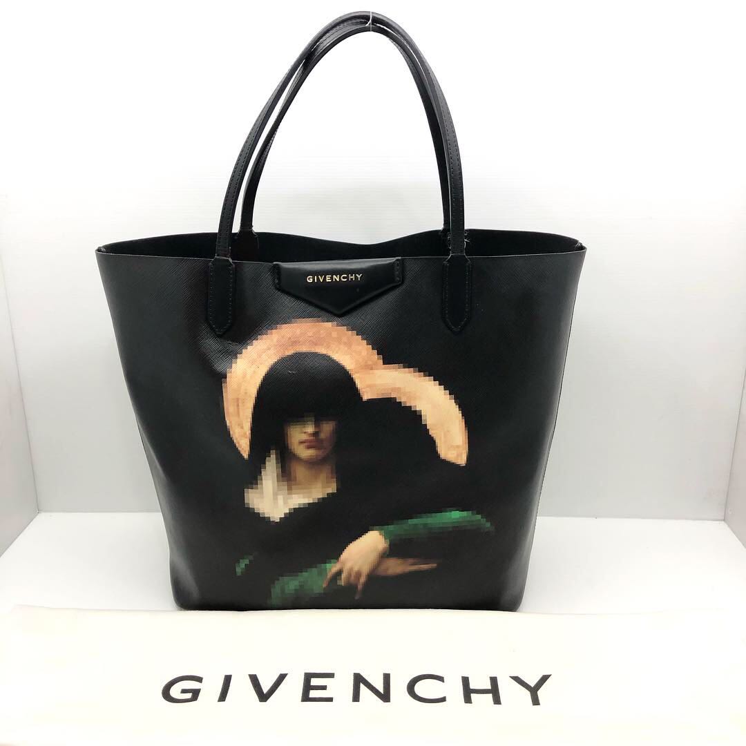 Givenchy 2025 madonna tote