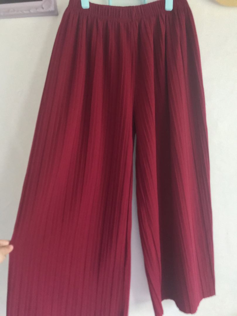 Maroon square pants outfit
