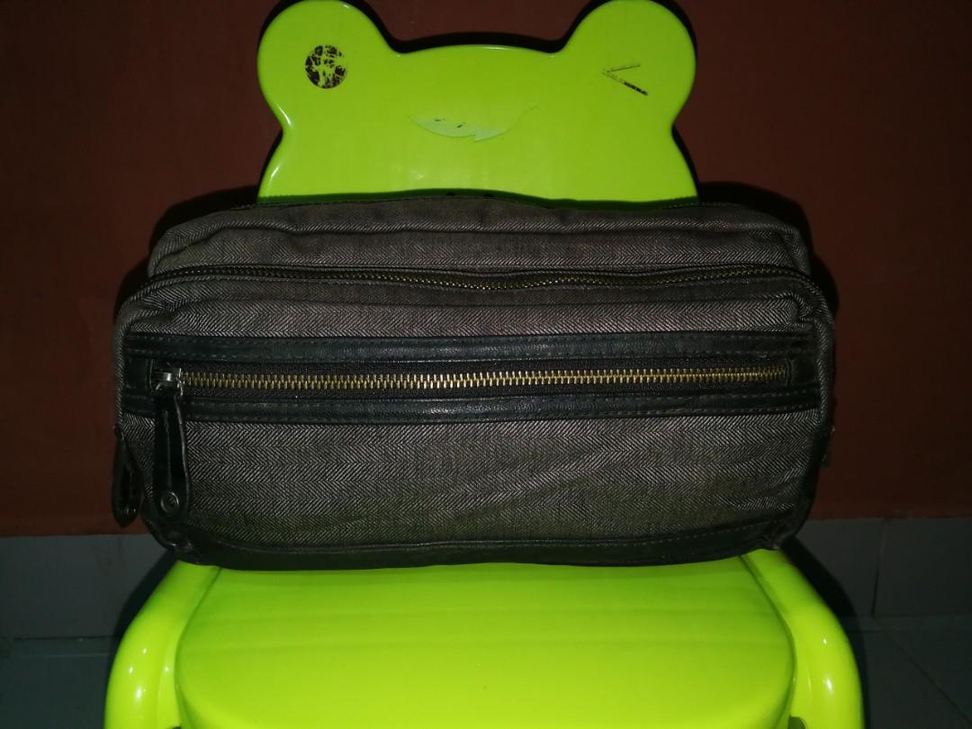 Men Bigi Waist Sling Bag Men S Fashion Bags Wallets Sling Bags On Carousell