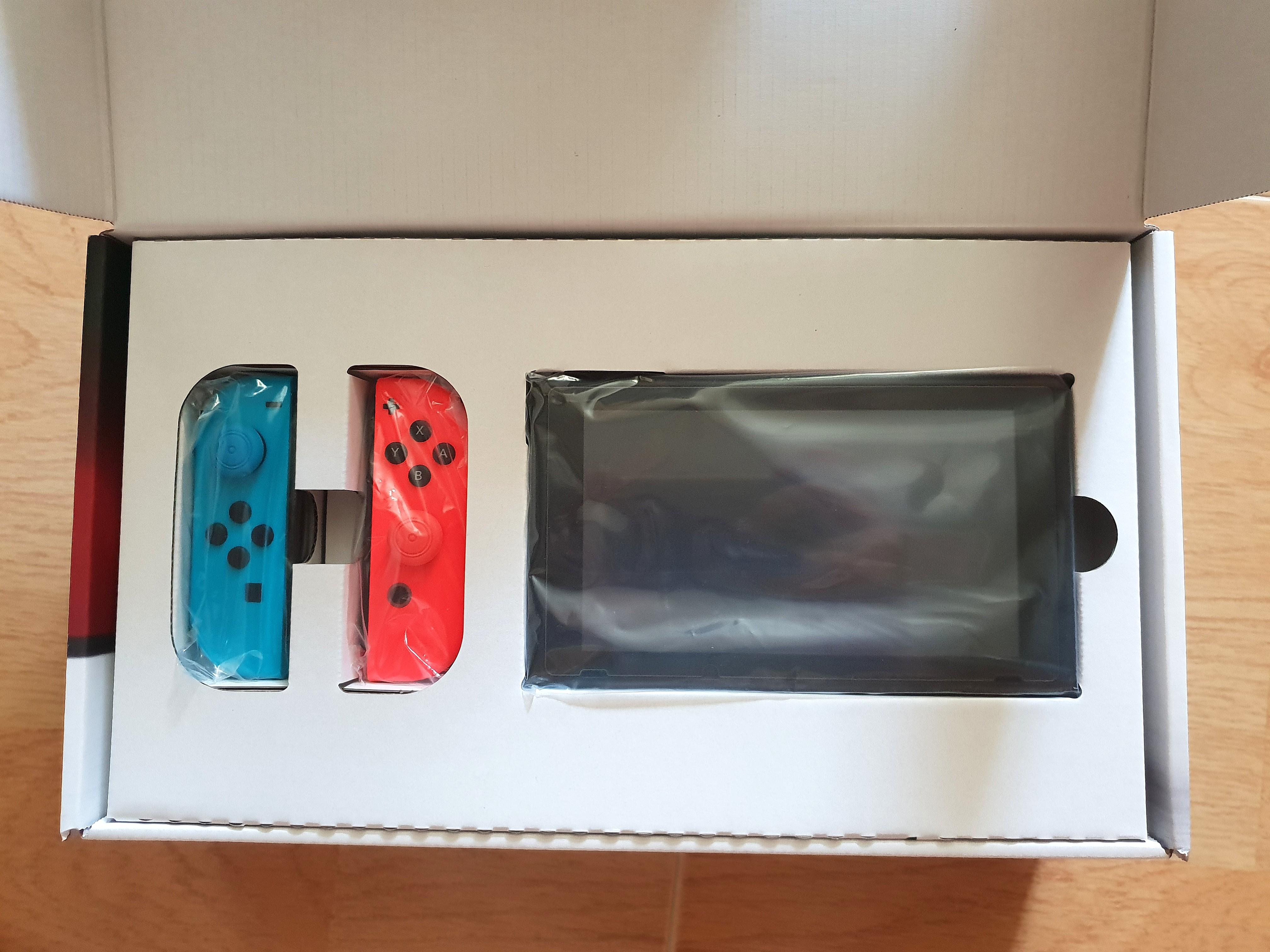 (1 Month Old with 1 Year Local Maxsoft Warranty) Nintendo Switch