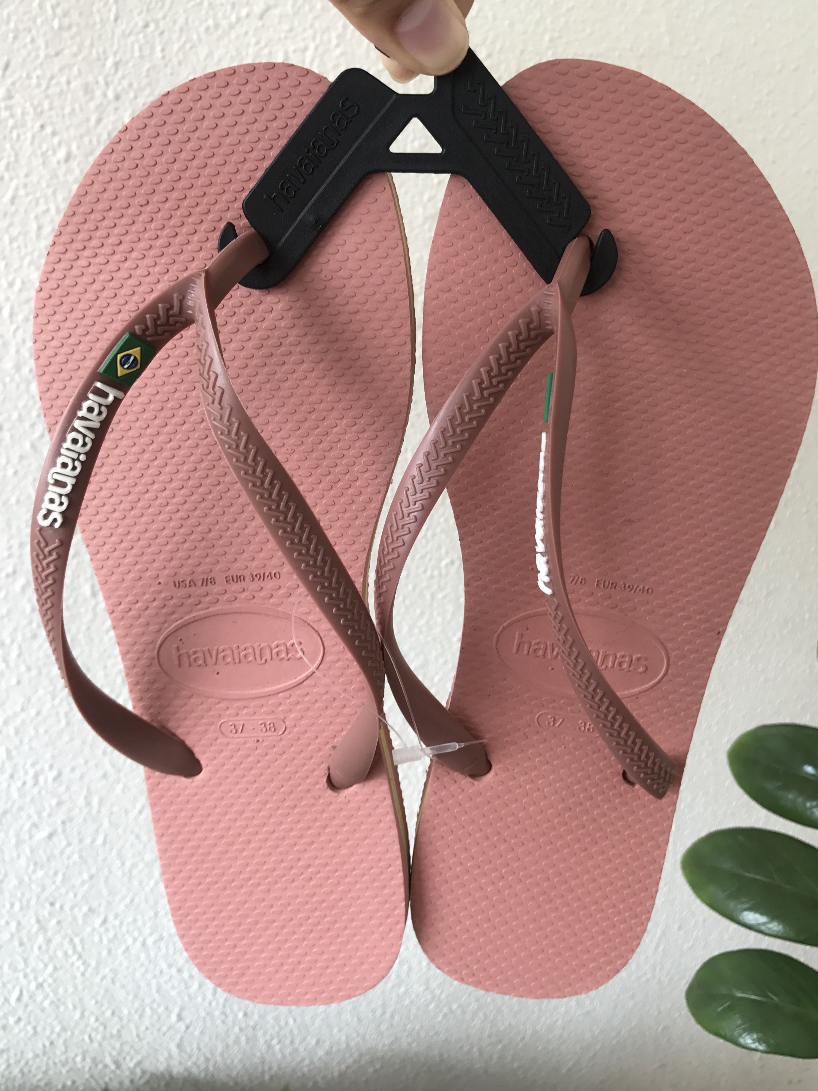 red havaianas slim