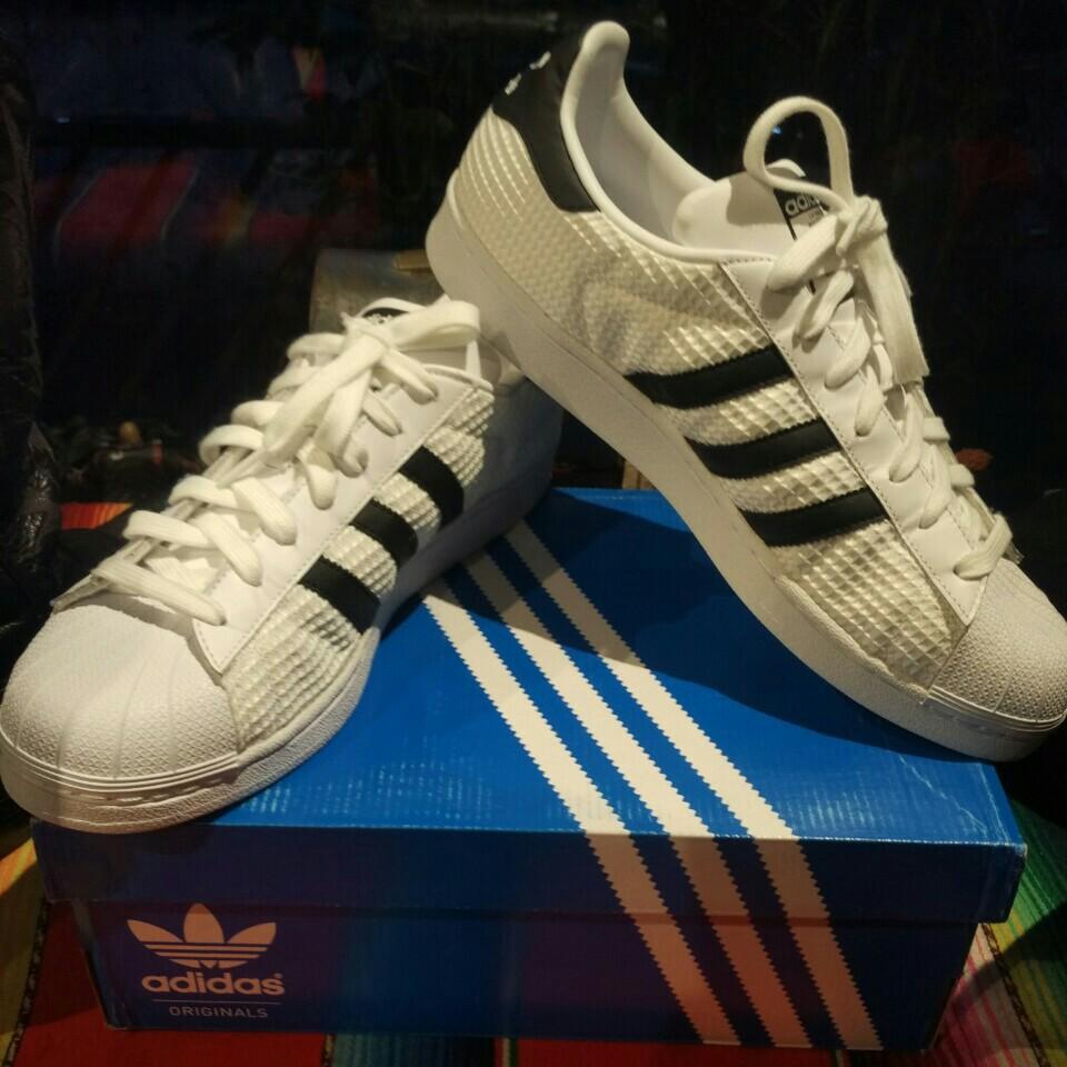 Sepatu adidas superstar white authentic