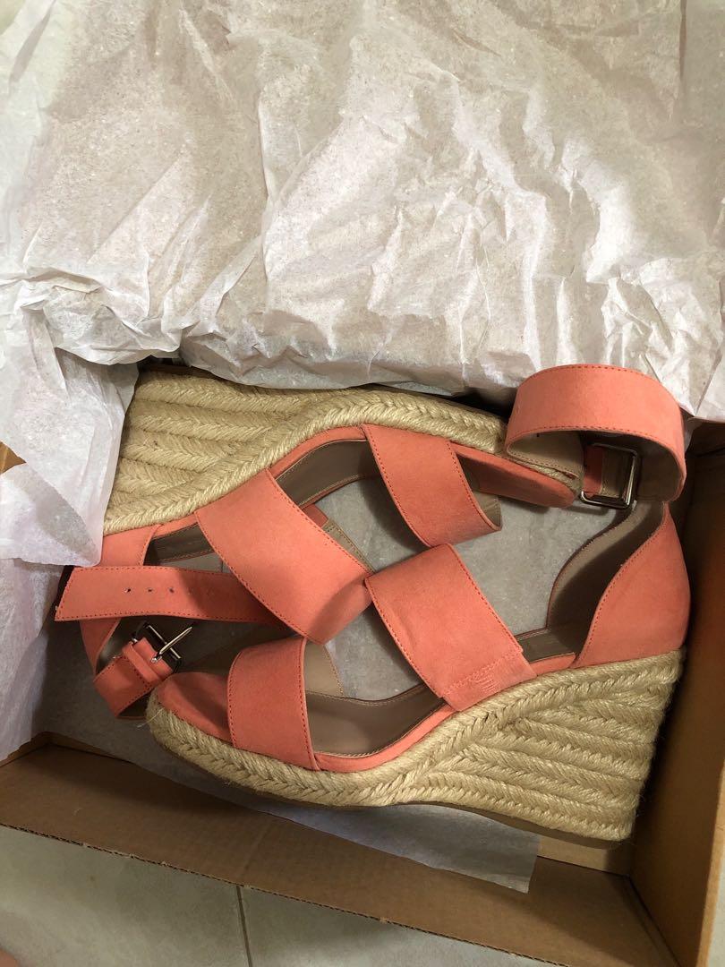 wide fit pink sandals uk