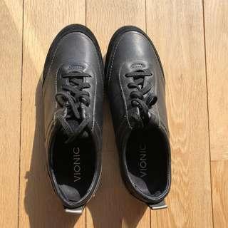 Vionic Willa Women’s Sleek Leather Casual Trainers
