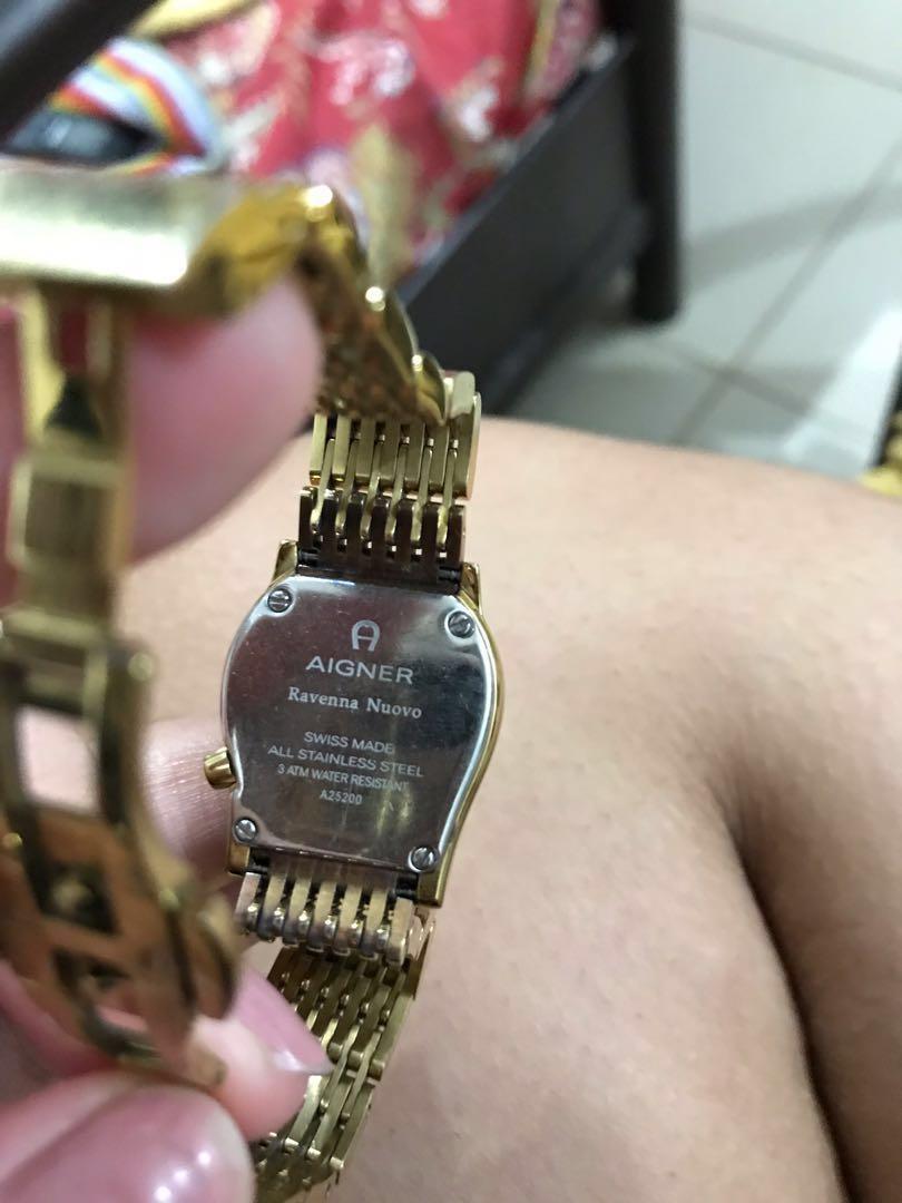 Aigner gold store watch price
