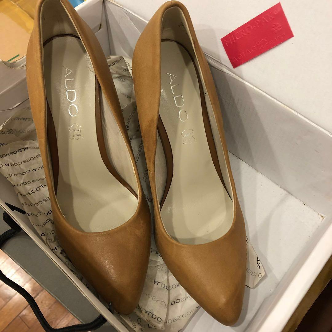 Wood block heel pump on sale