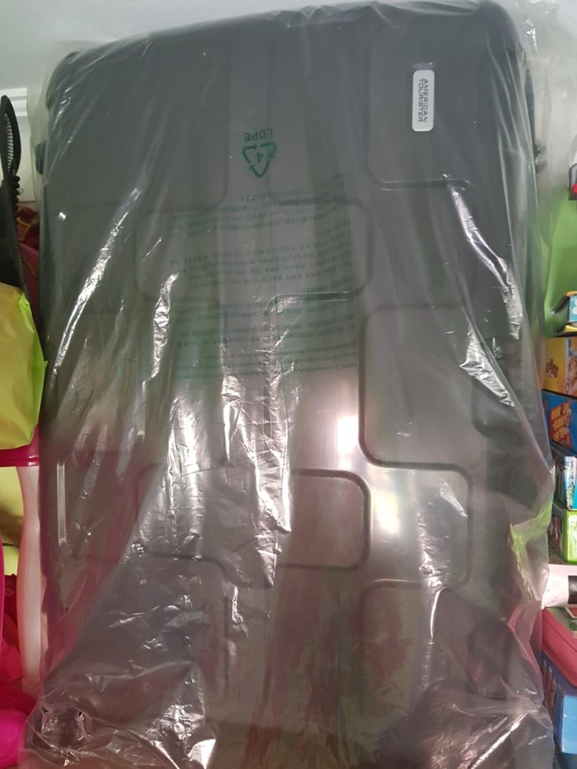 American Tourister Luggage (Rumpler 