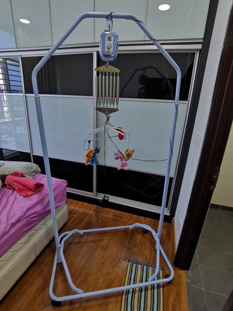 Baby spring cot discount stand