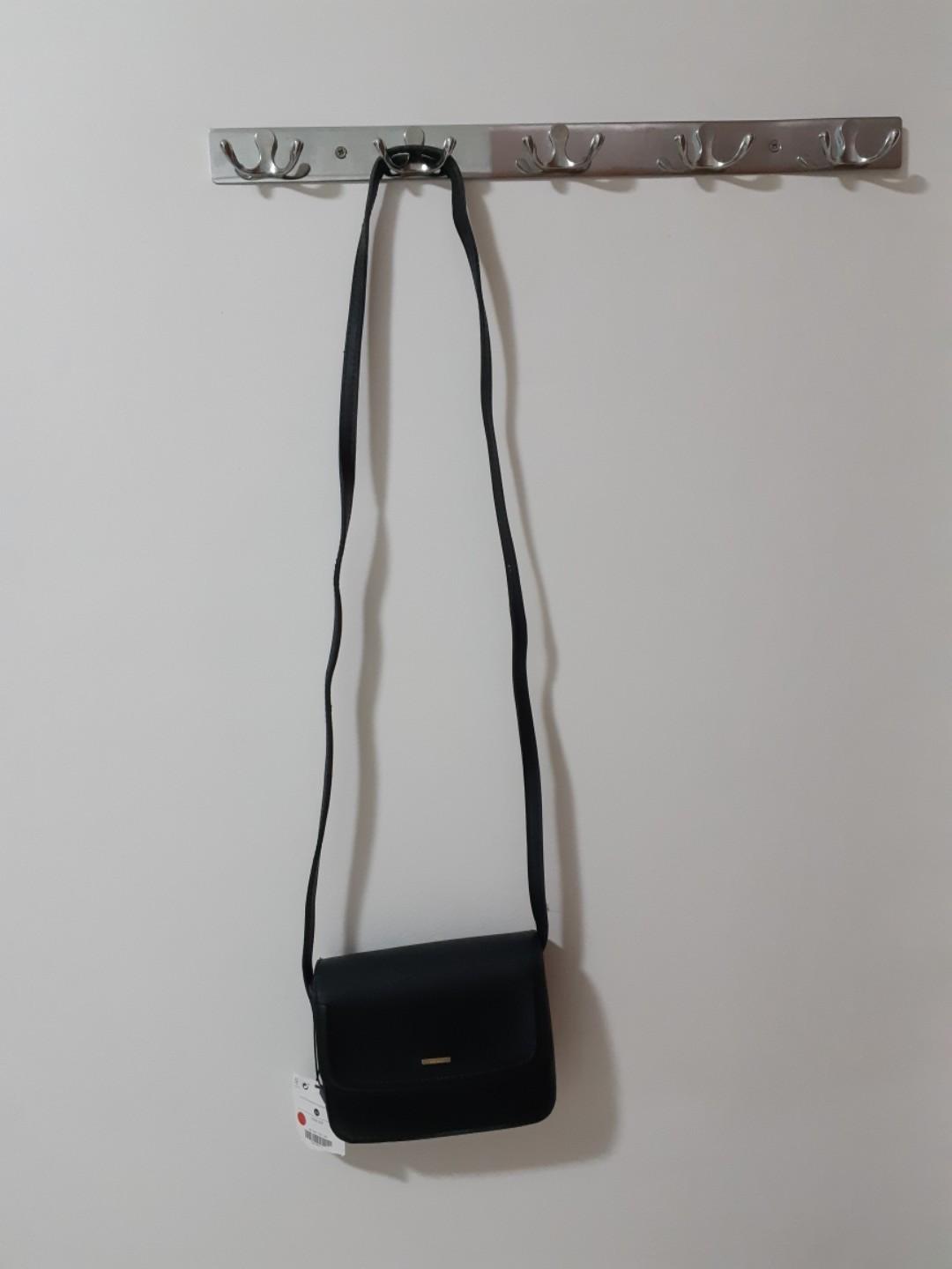 baggit yellow sling bag