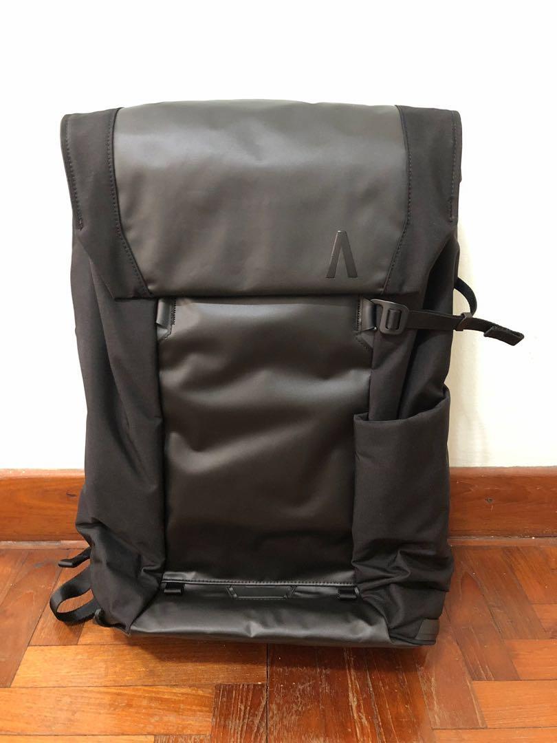 the errant pack obsidian black