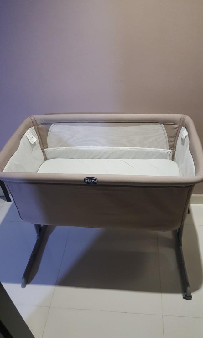 Chicco next to me baby crib, Babies & Kids, Baby Nursery & Kids