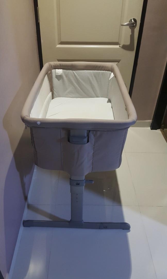Chicco next to me baby crib, Babies & Kids, Baby Nursery & Kids