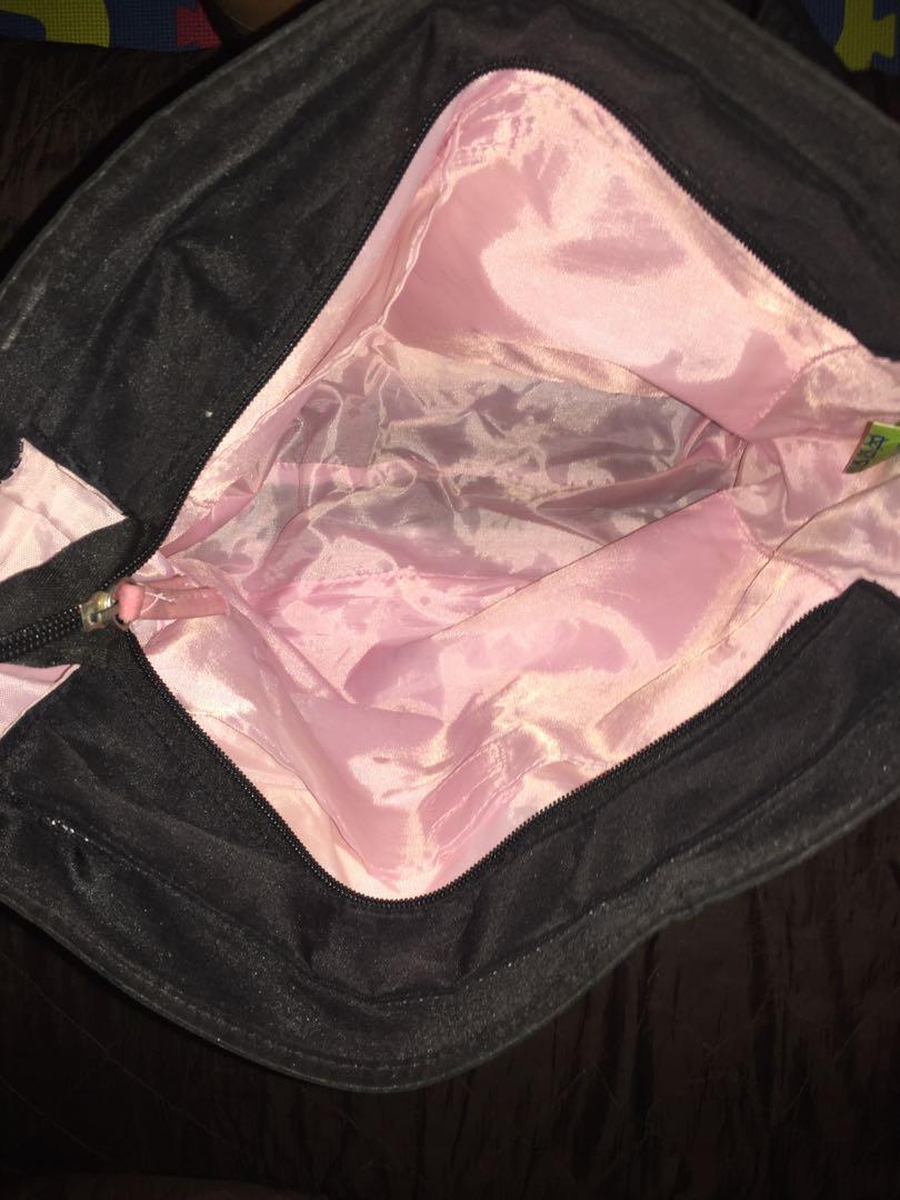Diaper Bag (Category: Diaper Bags & Wetbags) located in Pasig City. Submitted by jackyayumi (Listing ID 212048481, Image 3). Description: Very good condition Need clean .