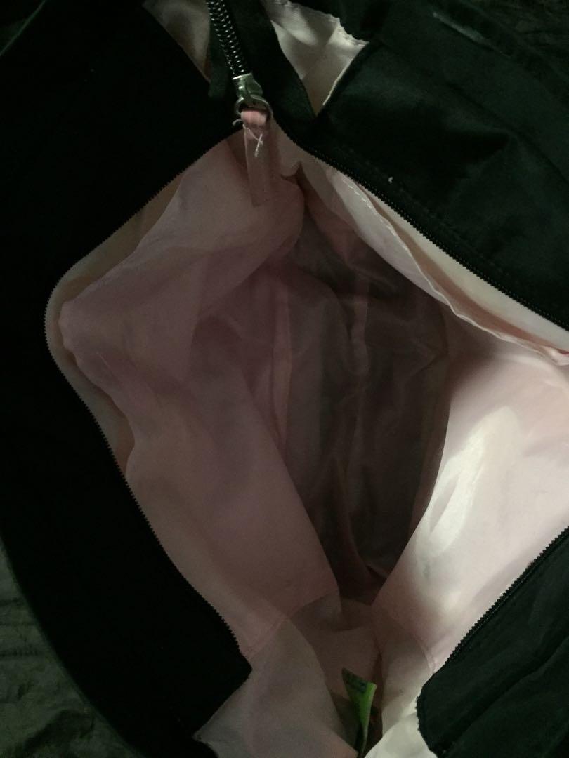 Diaper Bag (Category: Diaper Bags & Wetbags) located in Pasig City. Submitted by jackyayumi (Listing ID 212048481, Image 2). Description: Very good condition Need clean .