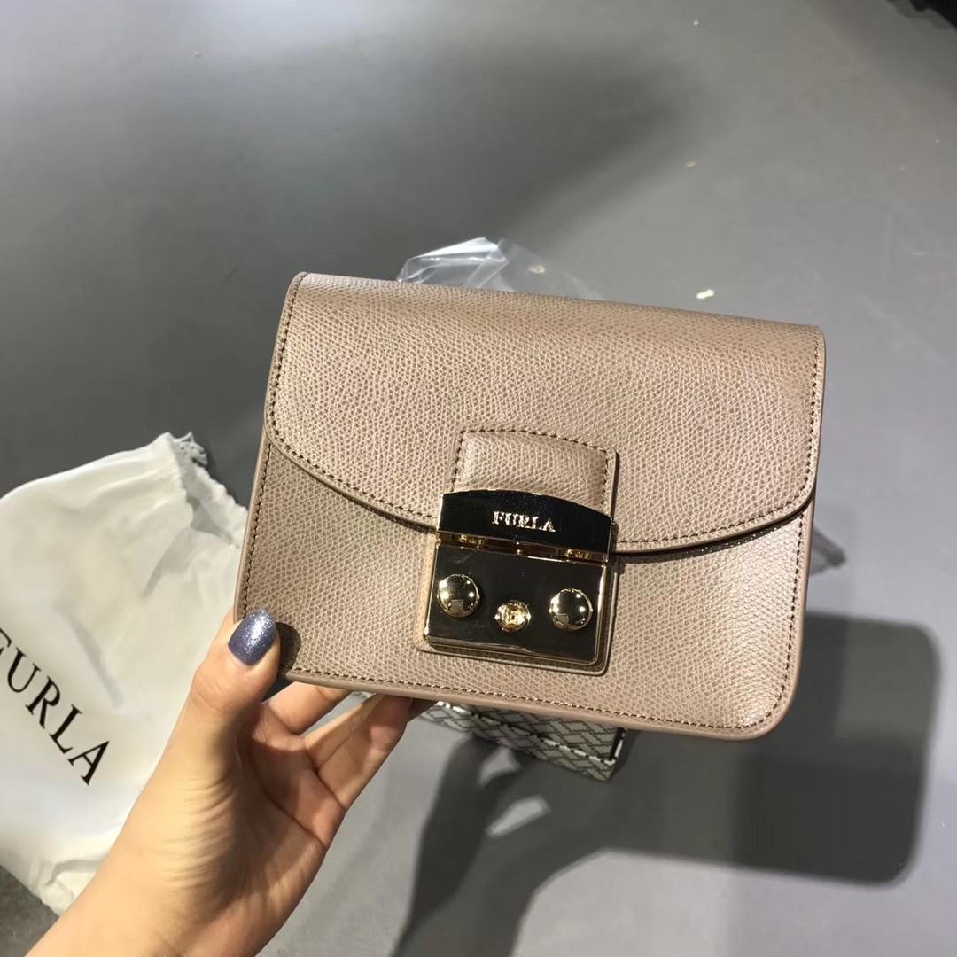 Furla Metropolis Mini Shoulder Bag in Sabbia B Beige