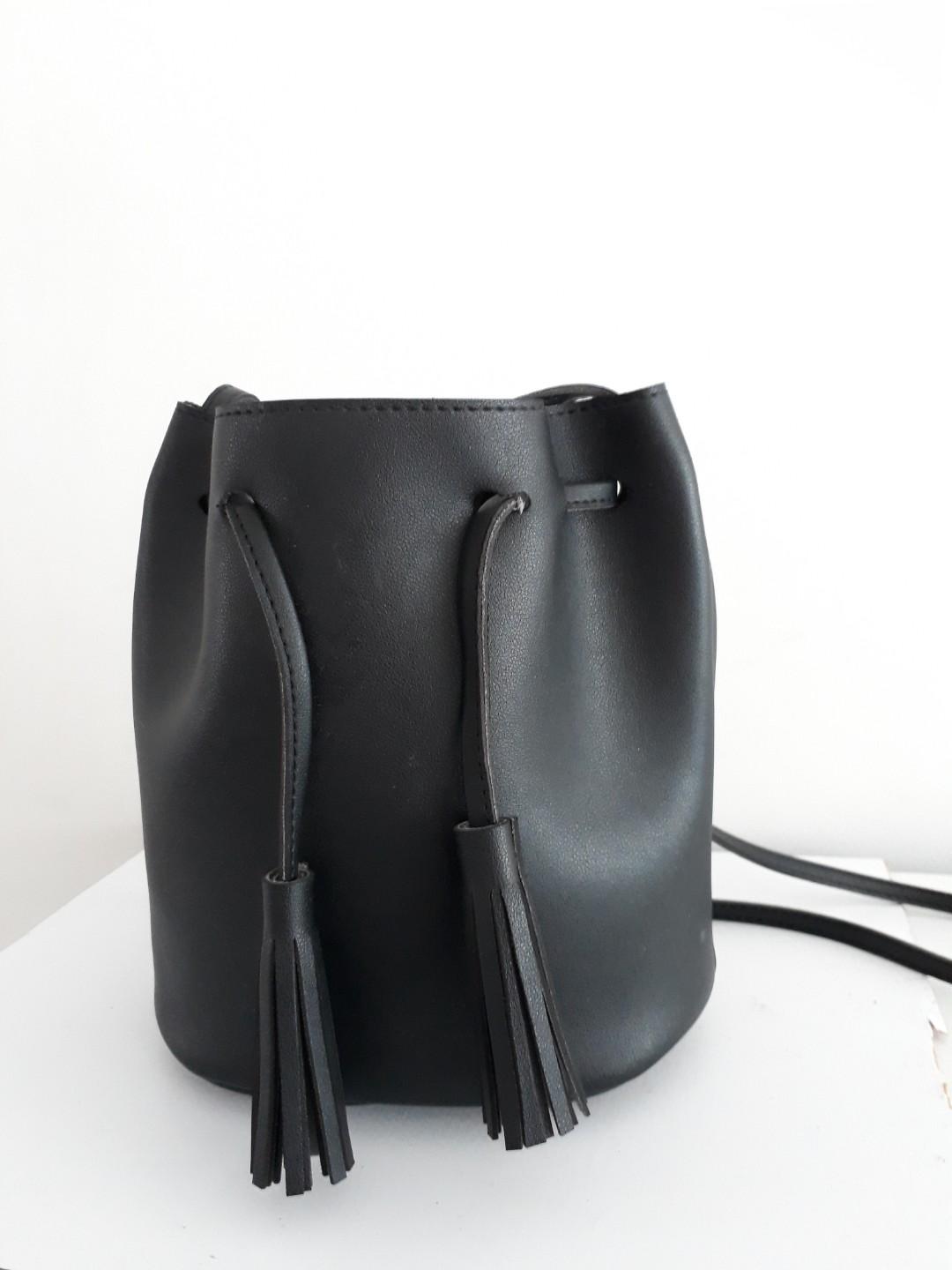 bucket sling bag
