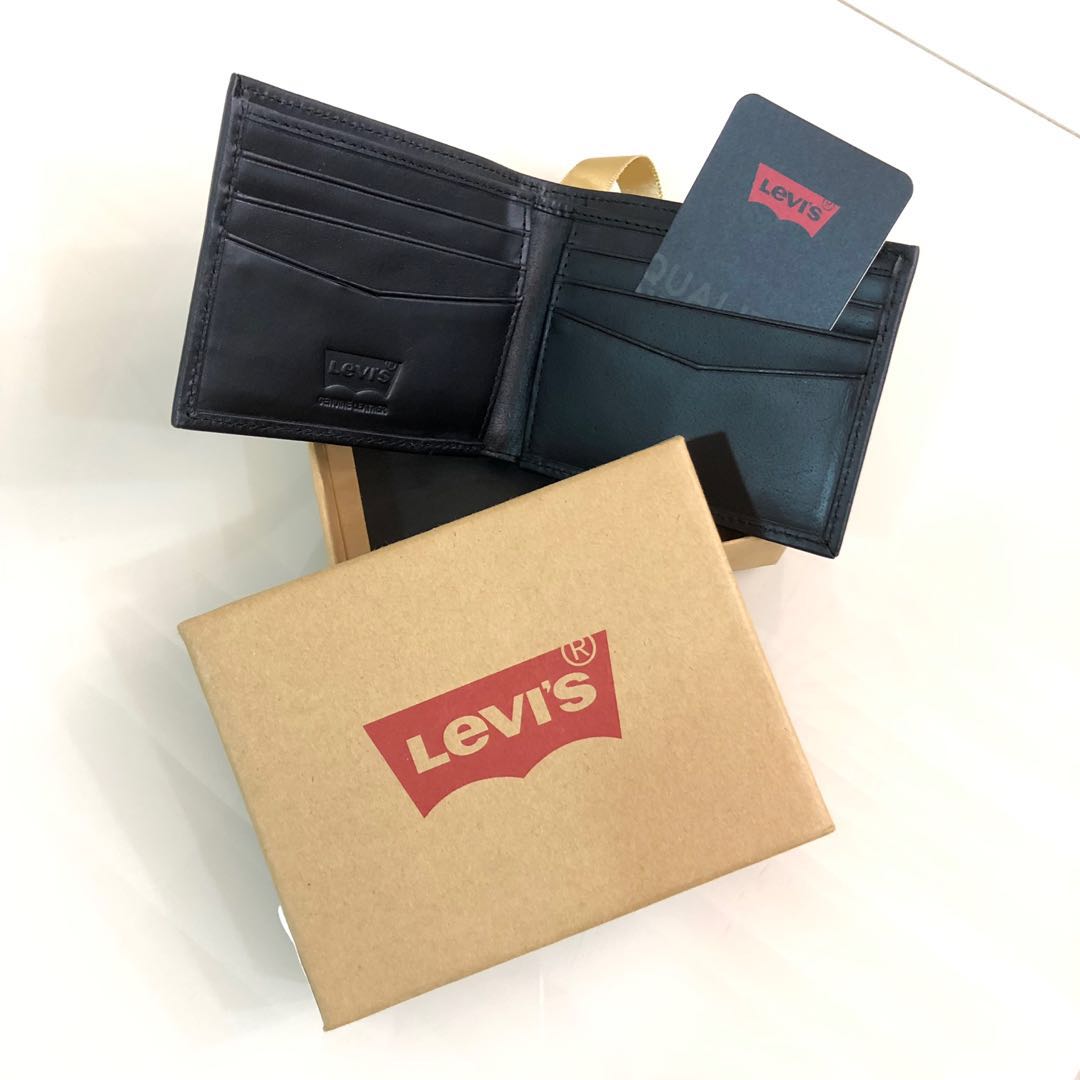 Levi's Wallet (Black), Men's Fashion 