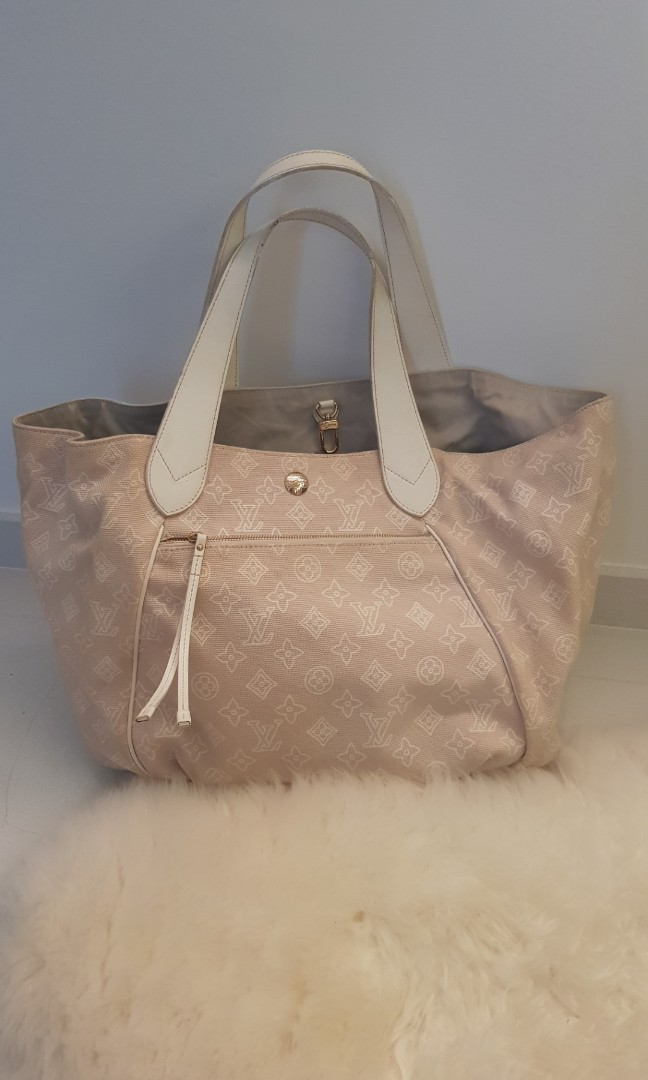 LOUIS VUITTON Articles De Voyage beige and ecru tote bag – Loop Generation