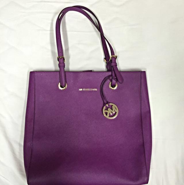 Michael kors sale purple tote bag