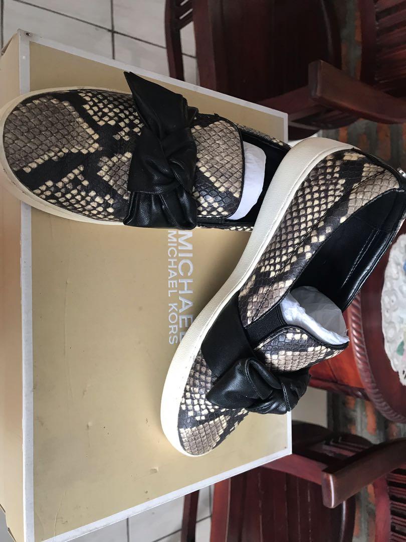 MICHAEL KORS willa slip on Fesyen Wanita Sepatu di Carousell