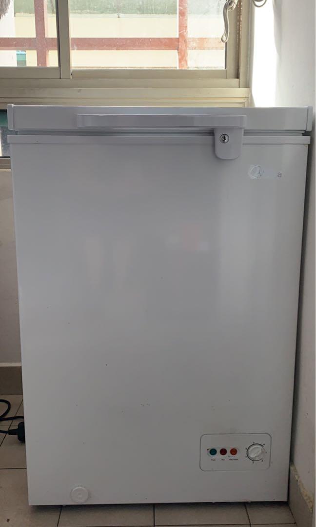 Midea 99L Chest Freezer MCF129W, TV & Home Appliances, Kitchen