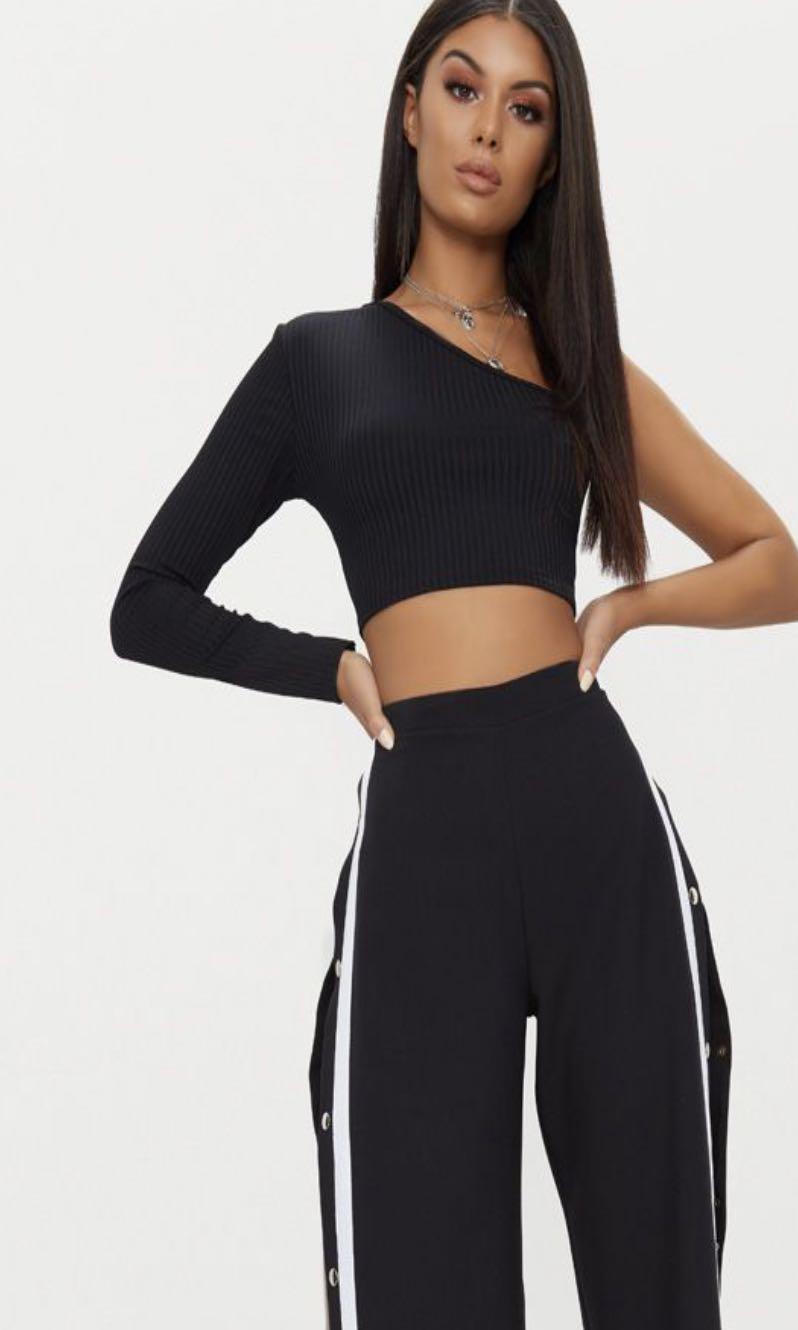 black one shoulder crop top