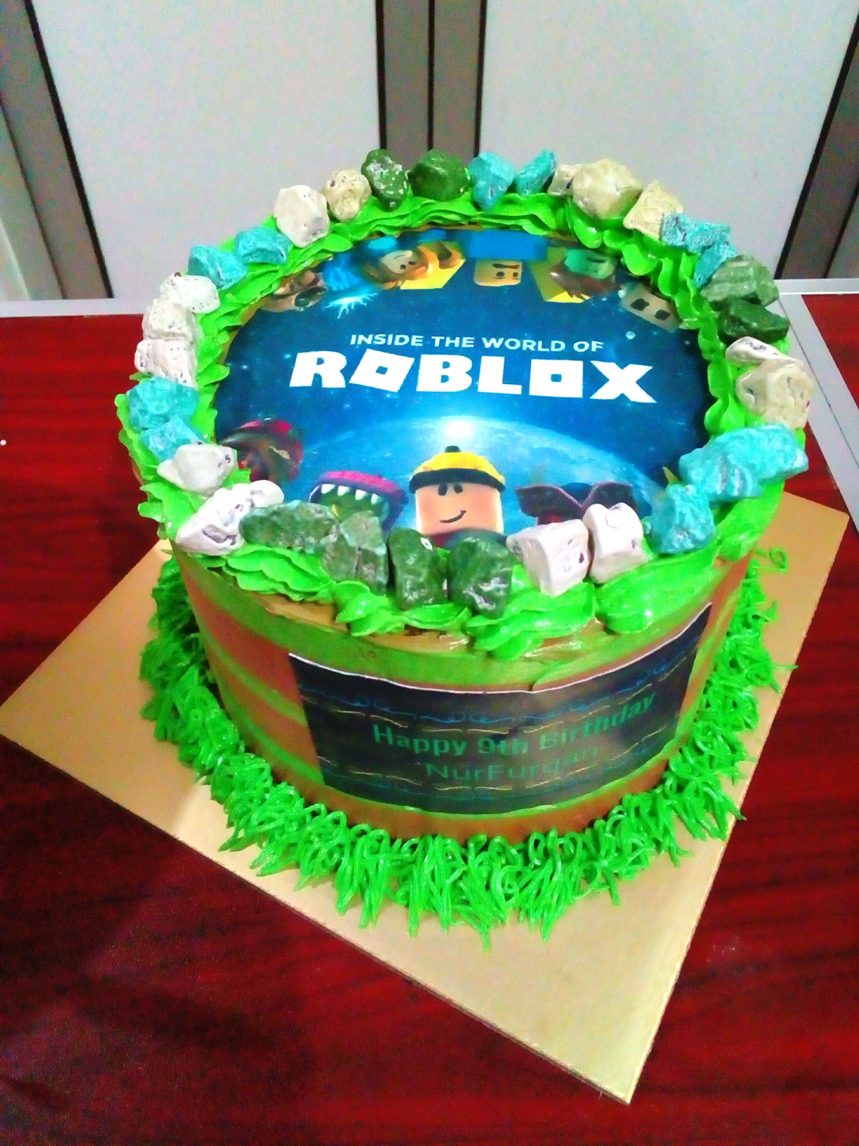 Roblox Cake 6inch Round Food Drinks Baked Goods On Carousell - roblox buttercream cake