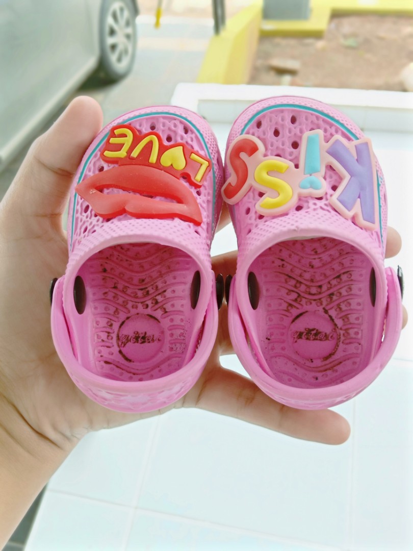 Sepatu Sandal Karet Anak Bayi Size 18 Bayi Anak Lainnya Di Carousell