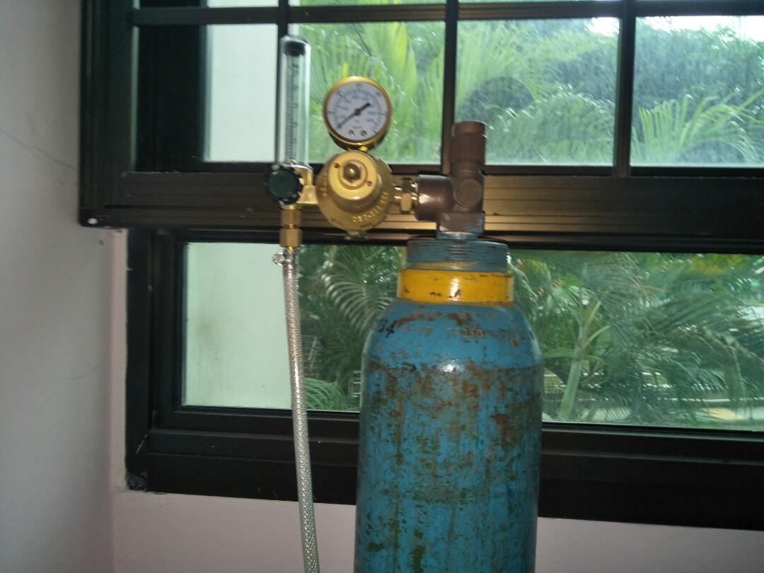 used_argon_gas_tank_with_regulator_1548552391_d15791b6_progressive.jpg