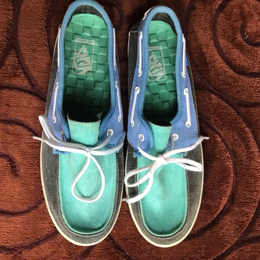 vans surf siders